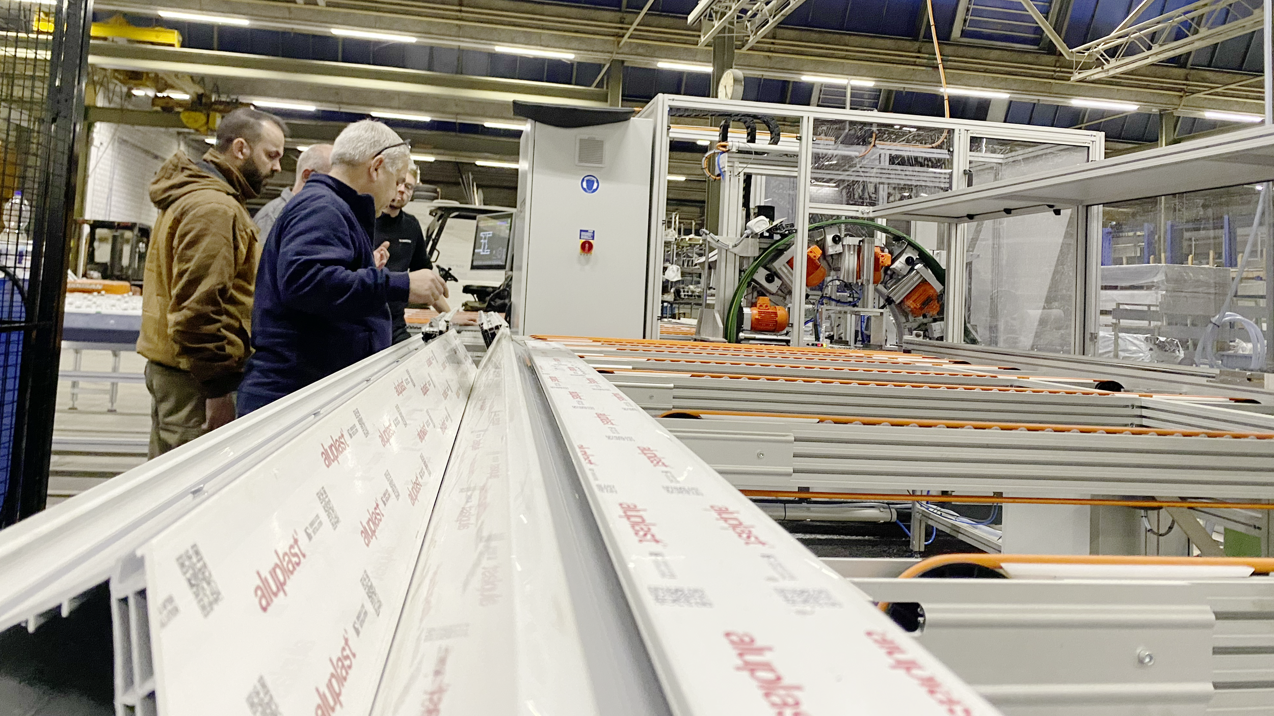 Fensterproduktion von Kunstofffenster nach Mass mit Aluplast Profilen
