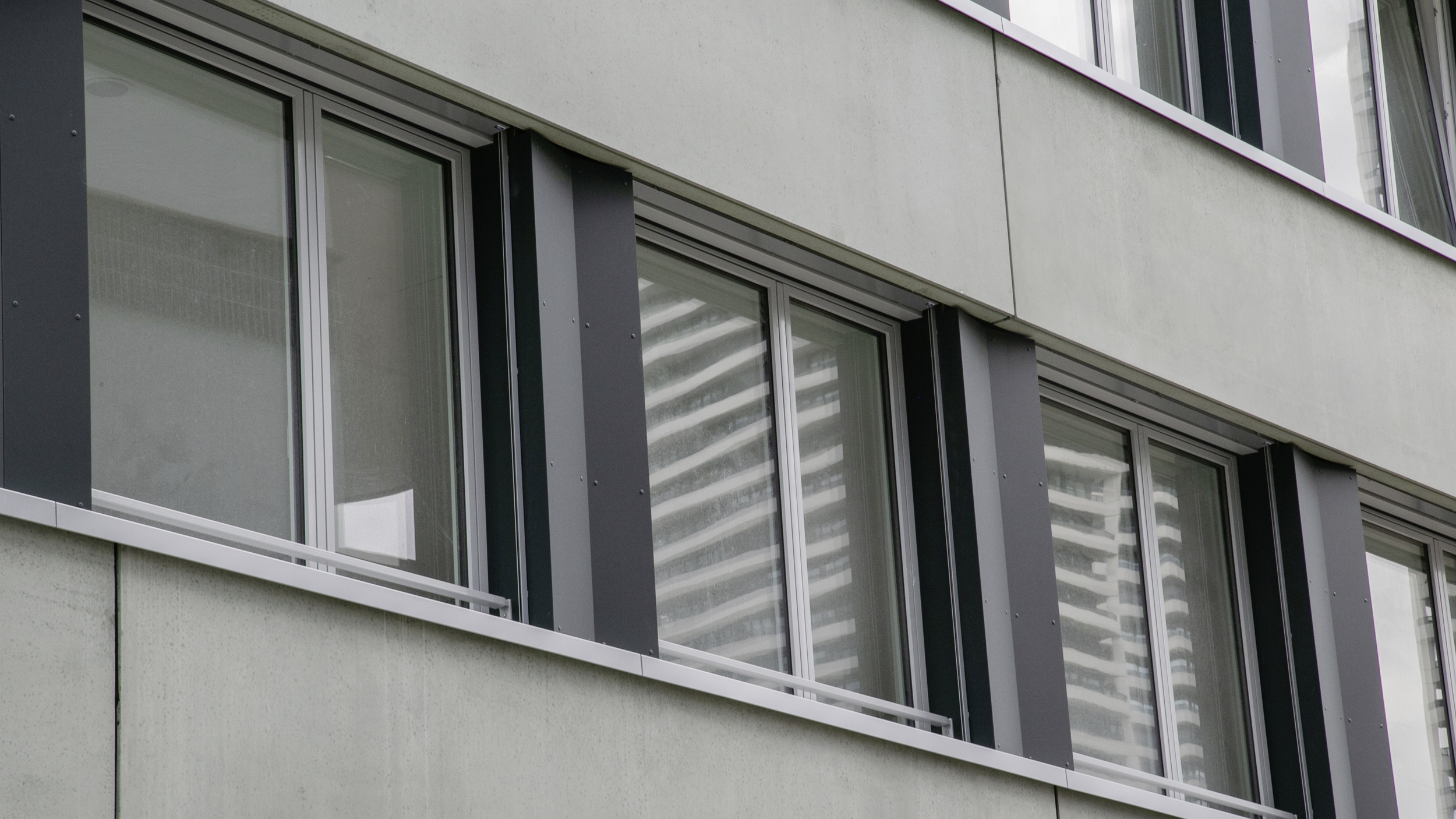 Detailansicht der Fenster im Gewerbehaus Fabrik 11